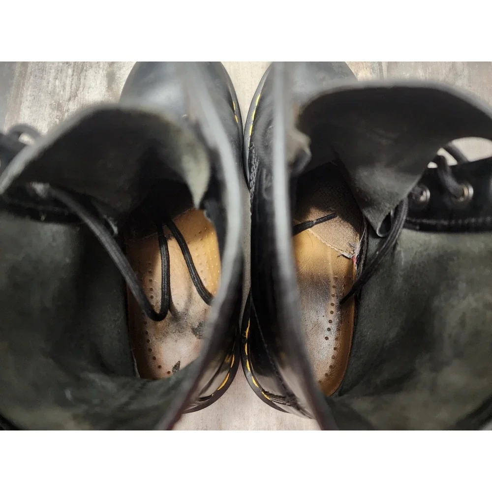 Dr. Martens 1460 Womens Black Smooth Leather 8-Eye Combat Boots Size 6 US